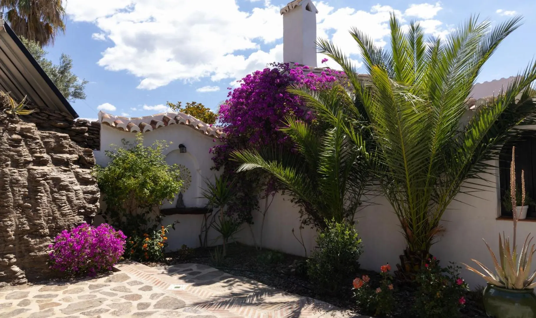 La Casa Del Burro Bed & Breakfast Nerja Spain